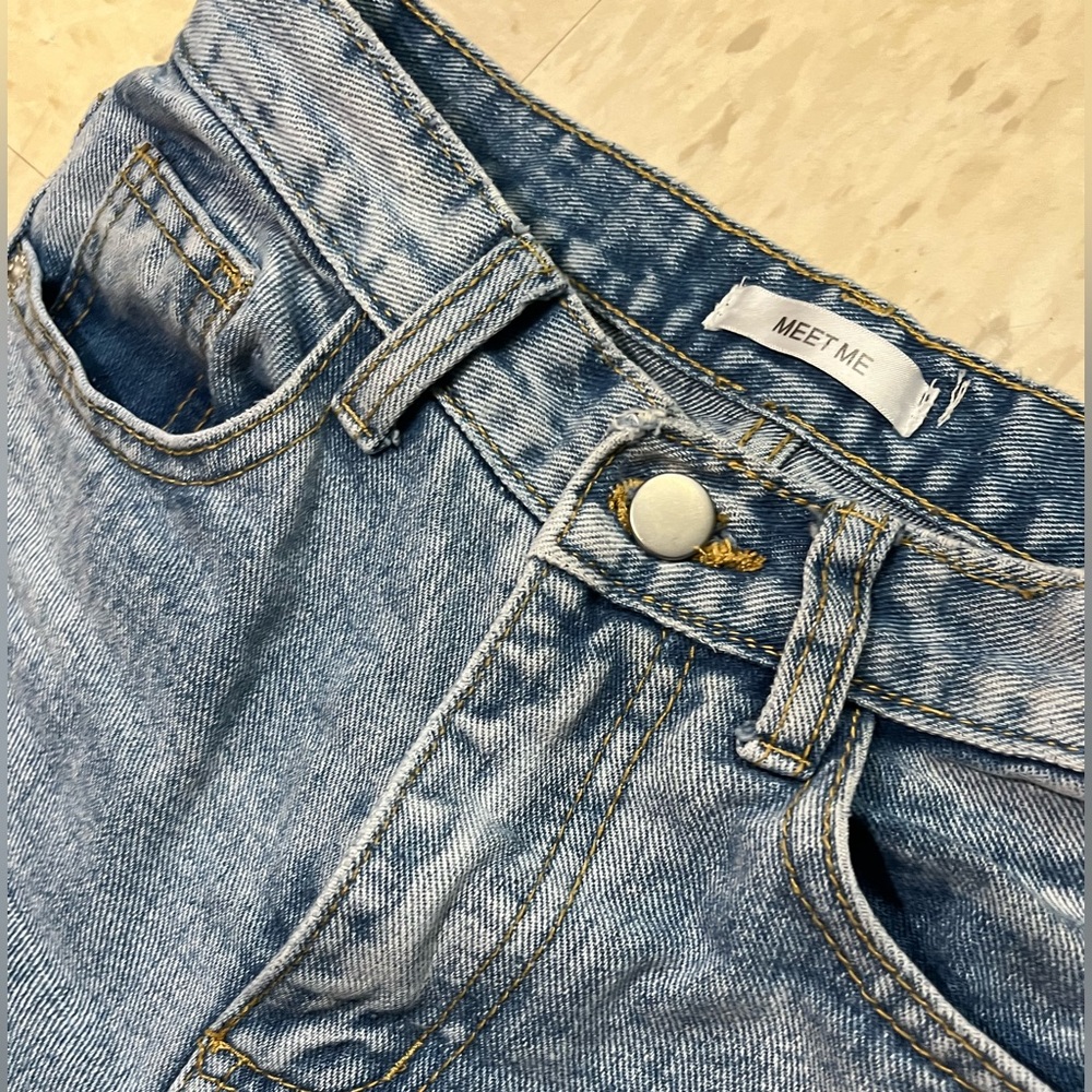 Light wash Meet Me Jeans Size small